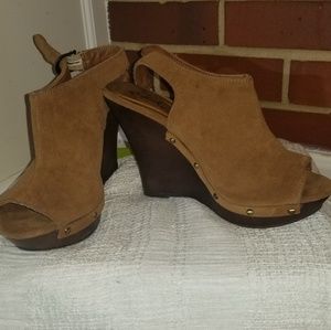 Qupid brown wedges